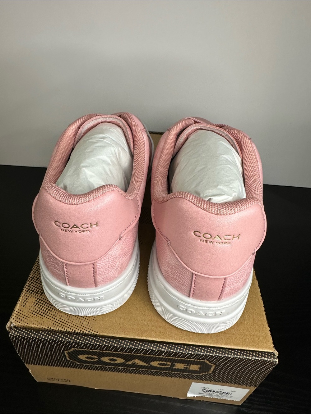 Coach Women’s High Line Sneaker
In Pink Signature Canvas Size 7.5 - Picture 8 of 11